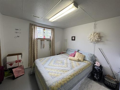 5013 4 Avenue, Chauvin, AB - Indoor Photo Showing Bedroom