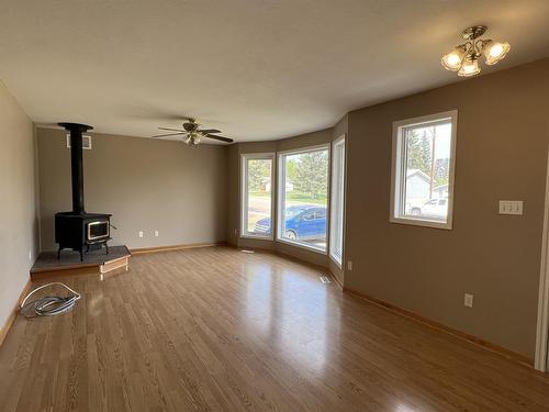 5013 4 Avenue, Chauvin, AB - Indoor Photo Showing Other Room