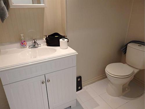 4823 53 Avenue, Vermilion, AB - Indoor Photo Showing Bathroom