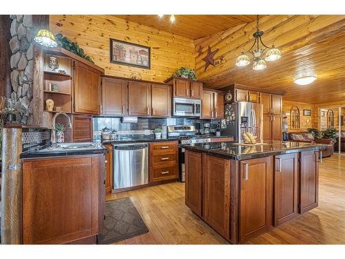 5210 48 Avenue, Kitscoty, AB - Indoor Photo Showing Kitchen