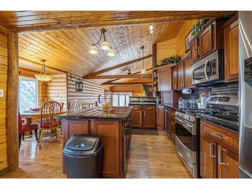 5210 48 Avenue, Kitscoty, AB - Indoor Photo Showing Kitchen