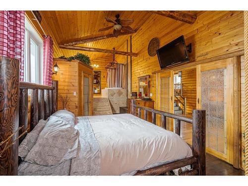 5210 48 Avenue, Kitscoty, AB - Indoor Photo Showing Bedroom