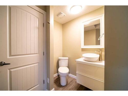 1202 8 Avenue, Wainwright, AB - Indoor Photo Showing Bathroom