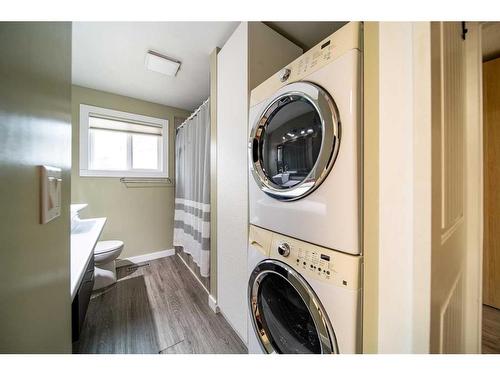 1202 8 Avenue, Wainwright, AB - Indoor Photo Showing Laundry Room