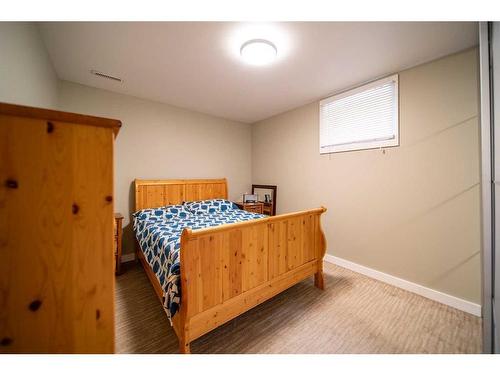 1202 8 Avenue, Wainwright, AB - Indoor Photo Showing Bedroom