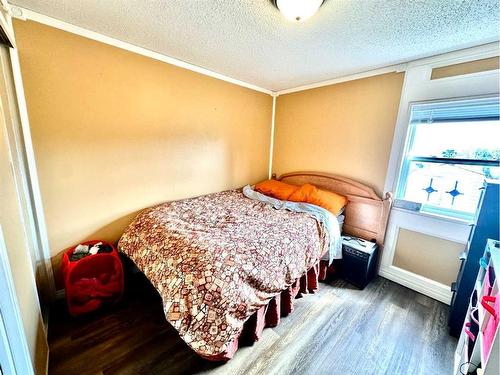 1801 2A Street Crescent, Wainwright, AB - Indoor Photo Showing Bedroom
