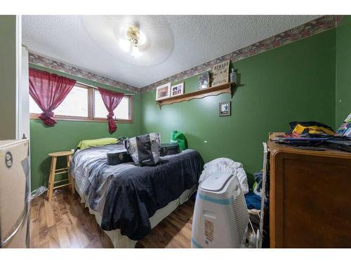 206 3 Avenue North, Marwayne, AB - Indoor Photo Showing Bedroom