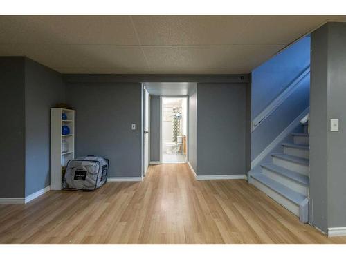 206 3 Avenue North, Marwayne, AB - Indoor Photo Showing Other Room