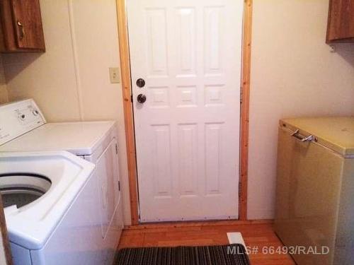308 8 Avenue, Paradise Hill, SK - Indoor Photo Showing Laundry Room
