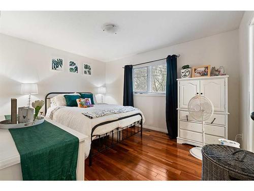 5405 27 Street, Lloydminster, AB - Indoor Photo Showing Bedroom