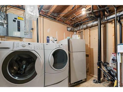 5405 27 Street, Lloydminster, AB - Indoor Photo Showing Laundry Room
