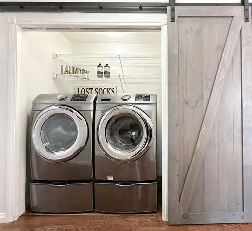 2505 10 Avenue, Wainwright, AB - Indoor Photo Showing Laundry Room