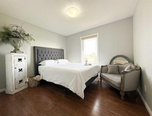 2505 10 Avenue, Wainwright, AB - Indoor Photo Showing Bedroom