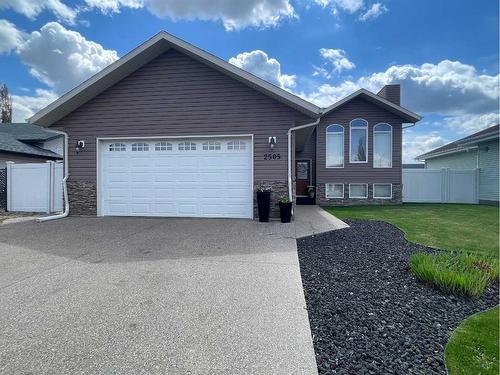 2505 10 Avenue, Wainwright, AB - Outdoor