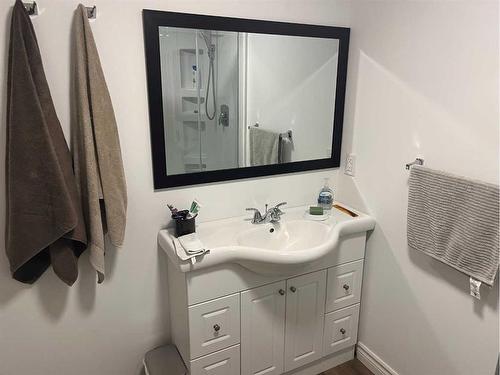 105 3 Avenue East, Paynton, SK - Indoor Photo Showing Bathroom