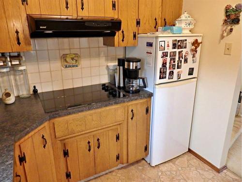 4809 Riverside Drive, Vermilion, AB - Indoor Photo Showing Kitchen