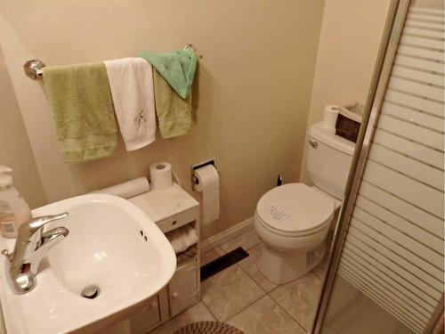 4809 Riverside Drive, Vermilion, AB - Indoor Photo Showing Bathroom