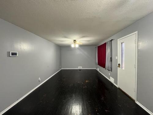 301 3 Street North, Marwayne, AB - Indoor Photo Showing Other Room