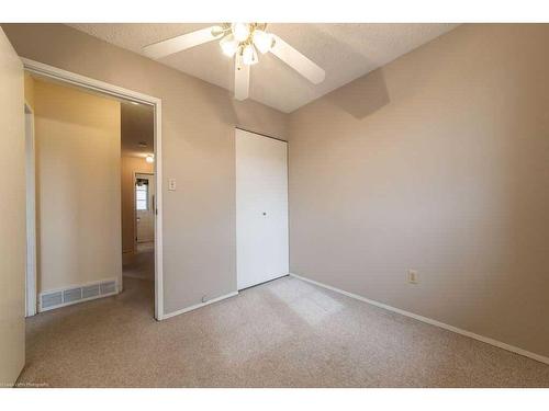 5-3018 56 Avenue, Lloydminster, AB - Indoor Photo Showing Other Room