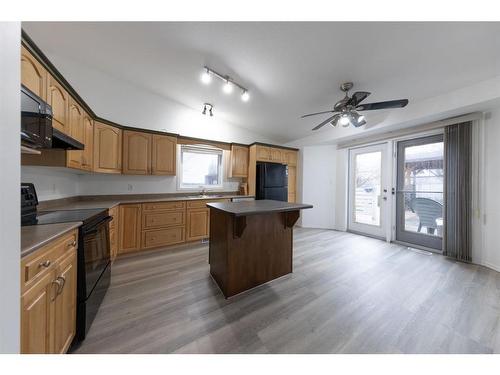 3309 62 Avenue, Lloydminster, AB - Indoor Photo Showing Kitchen With Double Sink