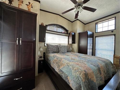 1201 Oak Avenue, Lac Des Iles, SK - Indoor Photo Showing Bedroom