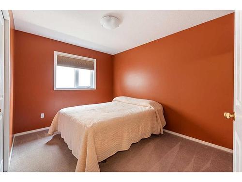 5906 41 Street, Lloydminster, AB - Indoor Photo Showing Bedroom