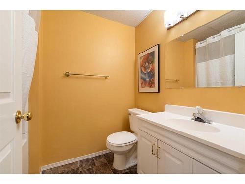 5906 41 Street, Lloydminster, AB - Indoor Photo Showing Bathroom