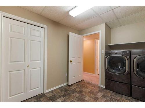 5906 41 Street, Lloydminster, AB - Indoor Photo Showing Laundry Room