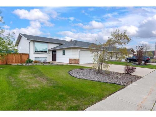 5906 41 Street, Lloydminster, AB - Outdoor