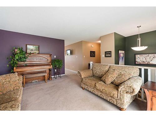 5906 41 Street, Lloydminster, AB - Indoor Photo Showing Living Room