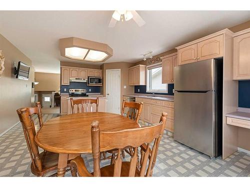 5906 41 Street, Lloydminster, AB - Indoor Photo Showing Dining Room