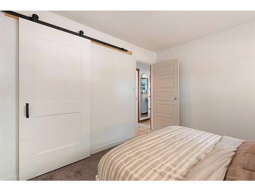5116 54A Street, Lloydminster, AB - Indoor Photo Showing Bedroom