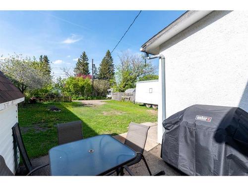 5116 54A Street, Lloydminster, AB - Outdoor