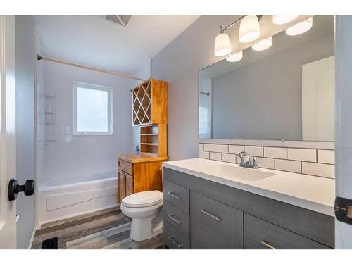 4917 53 Avenue, Kitscoty, AB - Indoor Photo Showing Bathroom