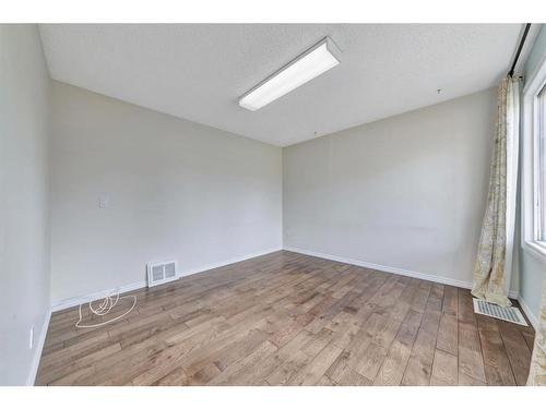 5516 47 Street, Lloydminster, AB - Indoor Photo Showing Other Room