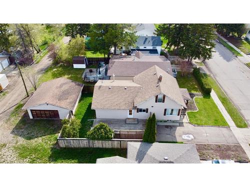 5516 47 Street, Lloydminster, AB - Outdoor