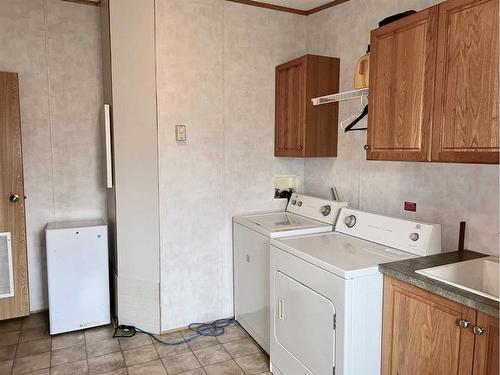 4604 52 Ave., Mannville, AB - Indoor Photo Showing Laundry Room