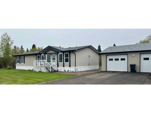 4604 52 Ave., Mannville, AB - Outdoor