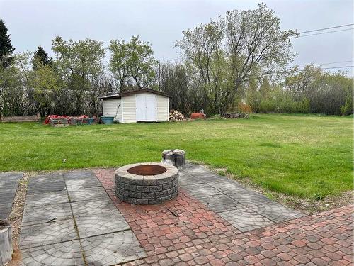 4604 52 Ave., Mannville, AB - Outdoor With Backyard