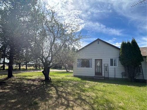 4502 50 Street, Myrnam, AB - Outdoor