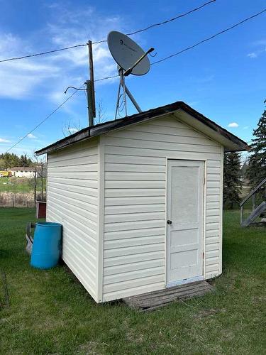 4502 50 Street, Myrnam, AB - Outdoor