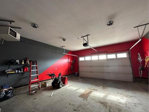 1806 63 Avenue, Lloydminster, AB - Indoor Photo Showing Garage