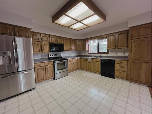 1953 5A Avenue, Wainwright, AB - Indoor Photo Showing Kitchen