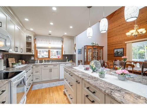 102 Kildaw Drive, Loon Lake, SK - Indoor Photo Showing Kitchen With Upgraded Kitchen