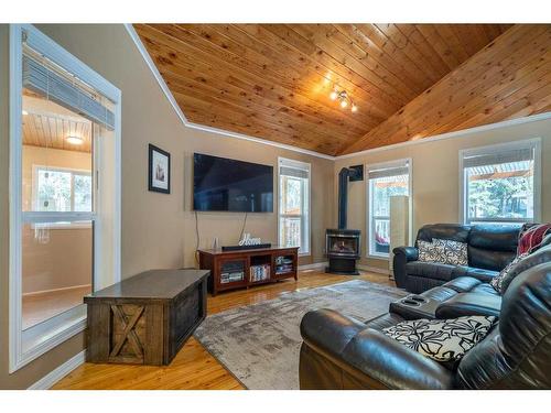 1103 Marblo Place, Brightsand Lake, SK - Indoor Photo Showing Living Room