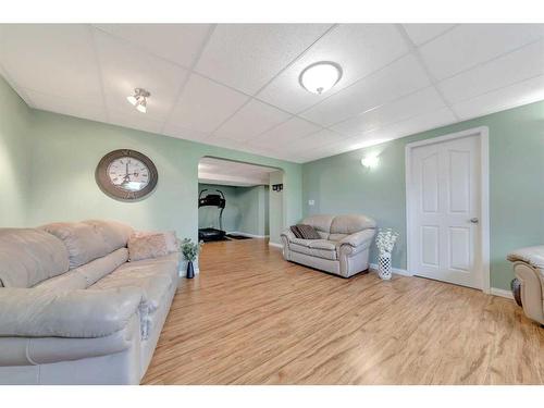 308 3 Street East, Lashburn, SK - Indoor Photo Showing Living Room