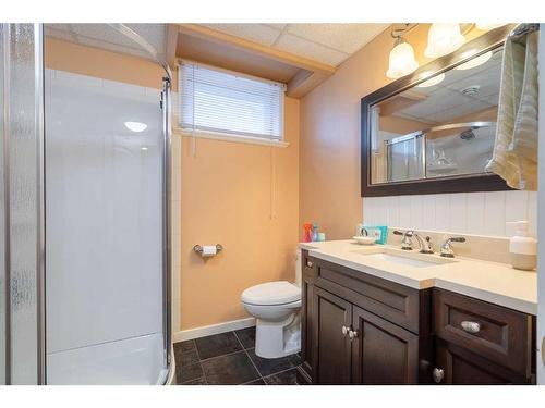 5008 Miller Drive, Lloydminster, AB - Indoor Photo Showing Bathroom