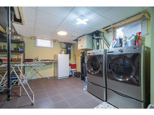 5008 Miller Drive, Lloydminster, AB - Indoor Photo Showing Laundry Room