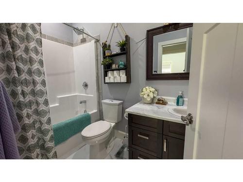 2441 7 Avenue, Wainwright, AB - Indoor Photo Showing Bathroom