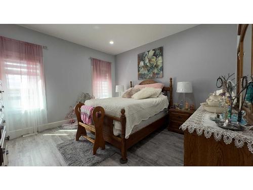 2441 7 Avenue, Wainwright, AB - Indoor Photo Showing Bedroom